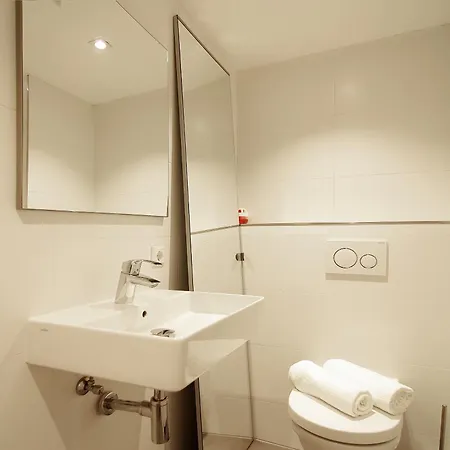 Apartment Group Stay, 7 Minutes Away From Amsterdam! Halfweg