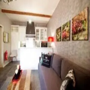 Apartment Group Stay, 7 Minutes Away From Amsterdam!