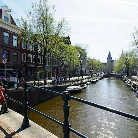 Group Stay, 7 Minutes Away From Amsterdam! Апартаменты Халфвег